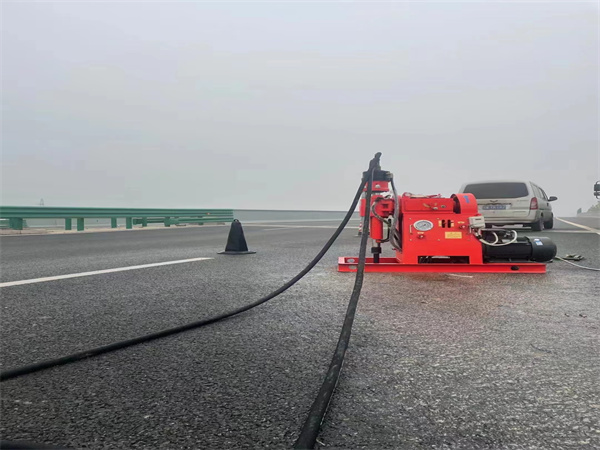 黄流镇马路路基路面开裂下沉注浆加固灌浆